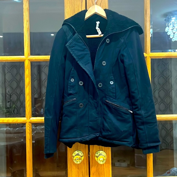 lululemon athletica Black Puffer Jacket - Picture 1 of 3